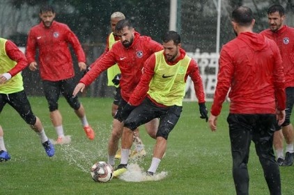Gazişehir, Adanaspor maçı hazırlıklarına ara vermeden başladı