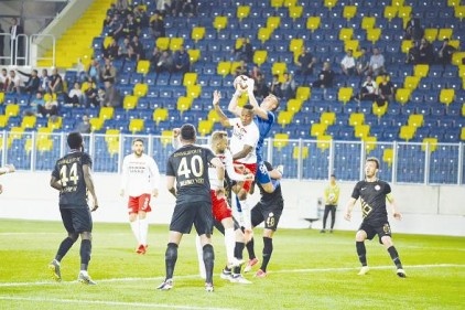 Gazişehir finalde