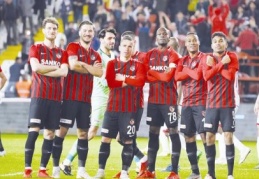 Gazişehir Gaziantep gözünü zirveye dikti 
