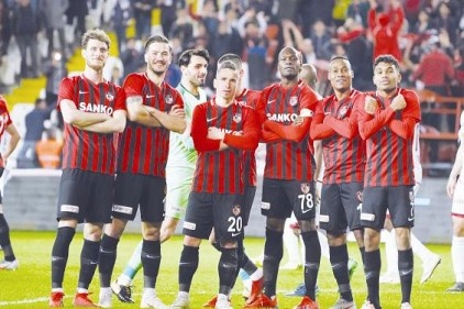 Gazişehir Gaziantep gözünü zirveye dikti 