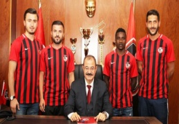 Gazişehir Gaziantep'te 4 imza birden 