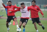 Gazişehir kampında her gün çifte antrenman