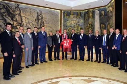 Gazişehir Kulübü&#8217;den Vali Gül&#8217;e jest