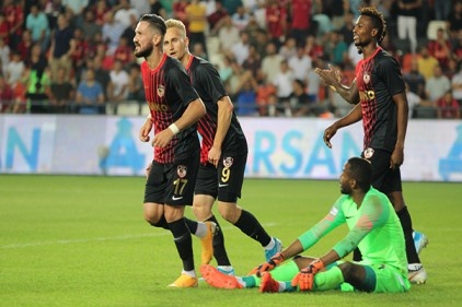 Gazişehir, Süper Lig&#8217;de çok farklı 
