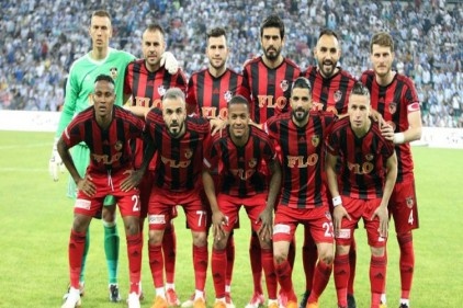 Gazişehir&#039;de altı futbolcuyla daha yollar ayrıldı 