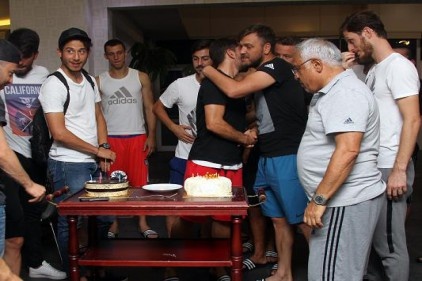 Gazişehir&#8217;den sürpriz doğum günü