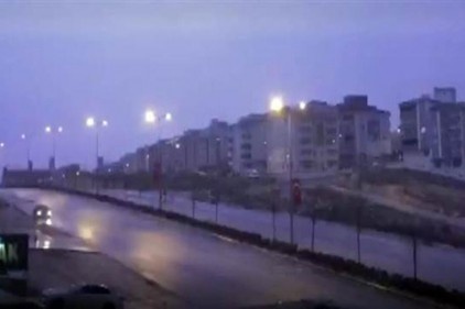 Geceyi şimşekler aydınlattı