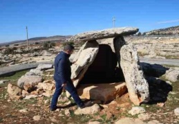 Geçmişi M.Ö. 3 binli yıllara dayanan dolmenler ayakta kalmayı başardı