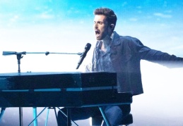 Geçtiğimiz yıl iptal edilen Eurovision, bu yıl canlı olarak gerçekleştirilecek