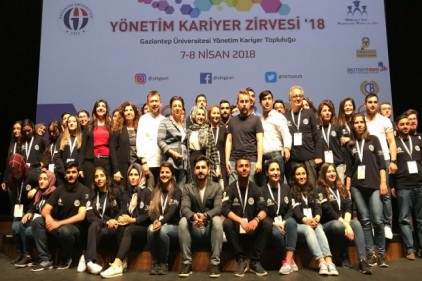 Geldiğiniz yerde kalabilmeniz için işini severek yapmanız lazım