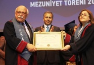 Geleceği beklemek yerine, onu şekillendirme gayretine girmeliyiz