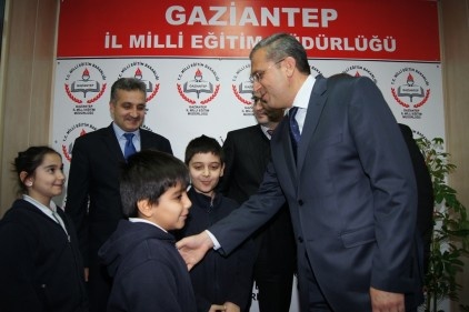 &#8220;Geleceğin gözüyle güvenli gıda &#8220;yarışmasında dereceye giren öğrencilere ödülleri verildi