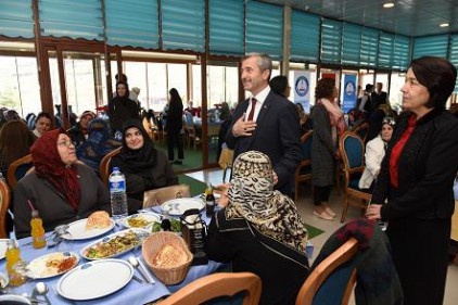 Gelecek kadınların elinde şekillenecek