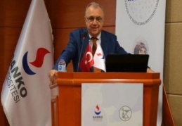 “Gelecek üstesinden gelinemeyecek bir hızla üzerimize geliyor"