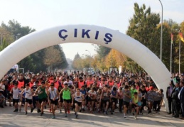 Geleneksel Atatürk koşusu yapıldı