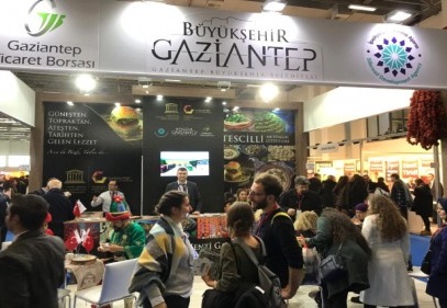 Geleneksel lezzetler fuara renk kattı