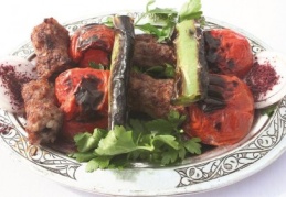 “Gelenekten Geleceğe Gaziantep Yemekleri” kitabı yayımlandı