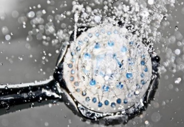 Gelininin banyo yapıp yapmadığı takip eden kayınvalide için Yargıtay kararını verdi