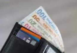 Geliri enflasyon karşısında eriyen yurttaş borçlanarak ayakta duruyor