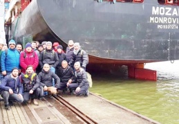 Gemi Gabon'un Gentil Limanı'na demirledi