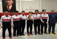 Genç erkek masa tenisi takımı il ikincisi oldu