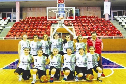 Genç Erkekler ve Yıldız Bayanlar Liglerinde kayıpsız ilerliyor