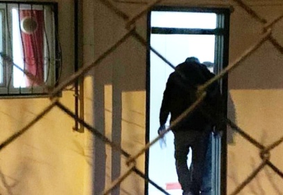 Genç kadın, 6 aylık bebeğinin yanında vuruldu