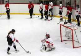 Genç Kadın Milli Buz Hokeyi Takımı Meksika'da gümüş madalya kazandı