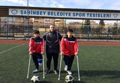 Genç Milli takım kadrosuna da oyuncu vermenin gururunu yaşıyor