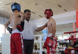Genç sporcular kick boks bölge şampiyonluğu için ter döktü