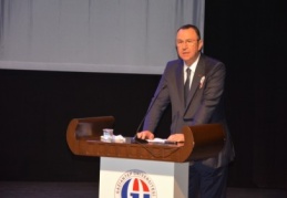 Gençler kendilerine güvenmeli ve mücadeleci olmalı 