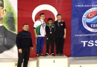 Gençler, paletli yüzmede gururlandırdı