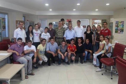 Gençlere meslek ve güven anlamında katkı sağlıyor