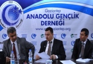 Gençleri çağın kötü alışkanlıklarından korumak gerek