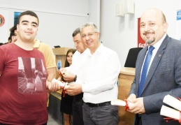 Gençlerimize güncel ve teknolojik eğitim imkanları sunuyoruz