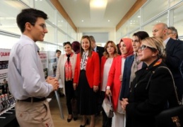 Gençlerimizi geleceğe hazırlamalıyız