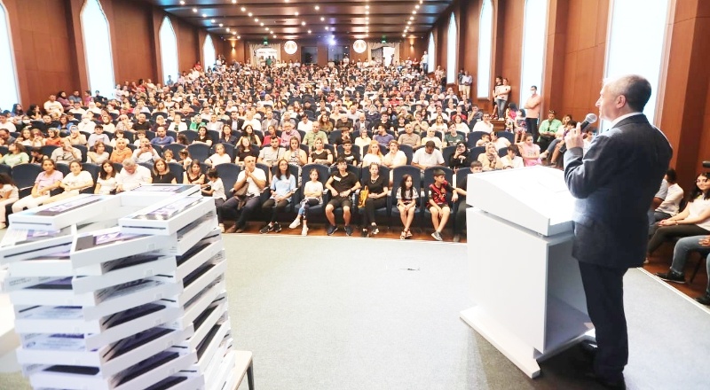 Gençlerimizi ne kadar iyi eğitirsek ülkemiz o kadar iyi yerlere gelecektir