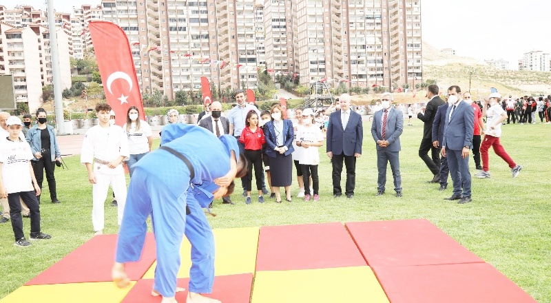 Gençlerimizin yaşamına ne kadar dokunursak o kadar başarılı olacağımıza inandık