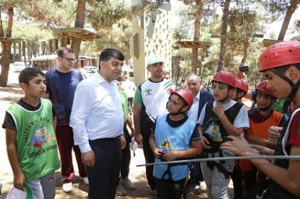 Gençlik kampı yıl boyu faaliyet gösteriyor 