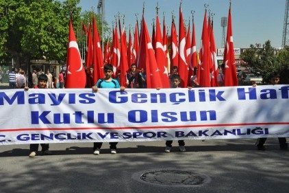 Gençlik koşusu ve halk yürüyüşü yapıldı