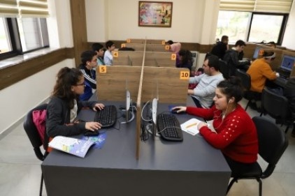 Gençlik Kütüphanesi&#8217;nde kesintisiz eğitim
