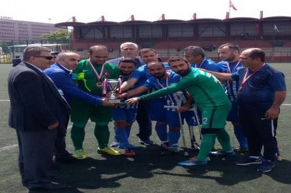 Gençlik ve Spor Ampute Futbol  Takımı kupasını şehrimize getirdiler