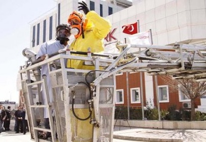 Gerçek gibi yangın ve kurtarma tatbikatı
