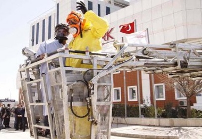 Gerçek gibi yangın ve kurtarma tatbikatı