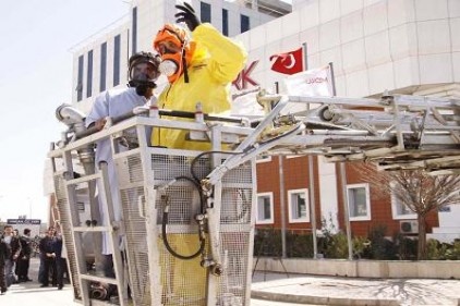 Gerçek gibi yangın ve kurtarma tatbikatı