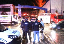 Geri dönüşüm fabrikasındaki yangın kontrol altına alındı