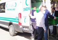 Geri manevra yapan aracın altında kalmıştı