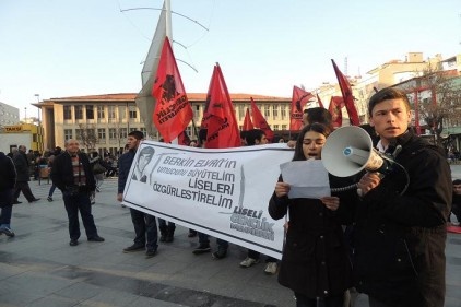 Gezi Direnişi&#8217;nde &#8220;kahraman&#8221;, yolsuzluk operasyonlarında &#8220;paralel devlet&#8221;