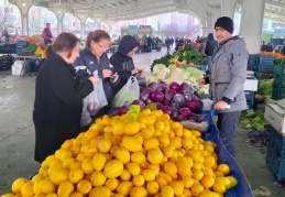 Gezmemiz, eğlenmemiz yok artık sadece boğazımıza çalışıyoruz