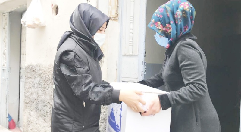 Gıda ve hijyen kolileri ile kömürler ihtiyaç sahiplerine ulaştırılıyor